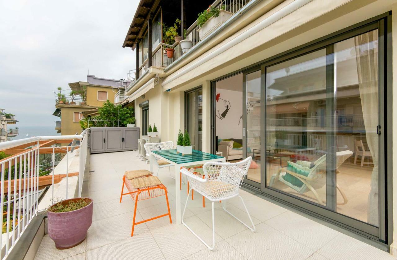 Stylish 3-Bedroom Apartment & Terrace Szaloniki Kültér fotó