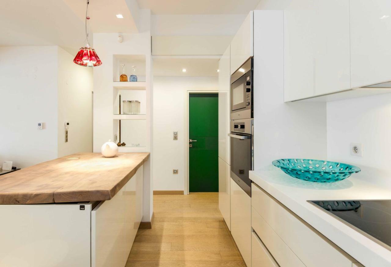 Stylish 3-Bedroom Apartment & Terrace Szaloniki Kültér fotó