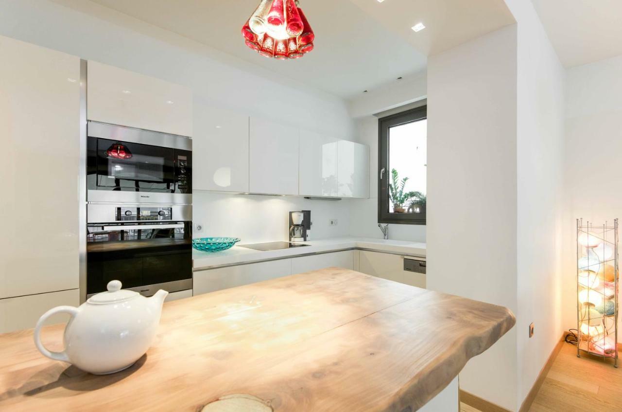 Stylish 3-Bedroom Apartment & Terrace Szaloniki Kültér fotó