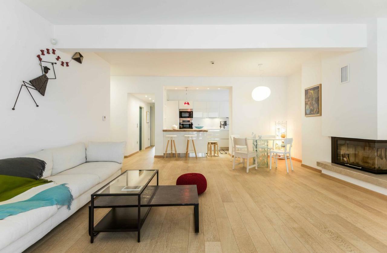 Stylish 3-Bedroom Apartment & Terrace Szaloniki Kültér fotó